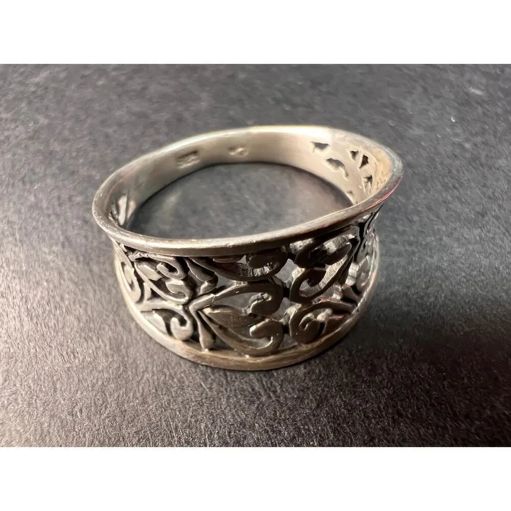 Vintage Sterling Silver Scrolling Delicate Design Ring Size 8